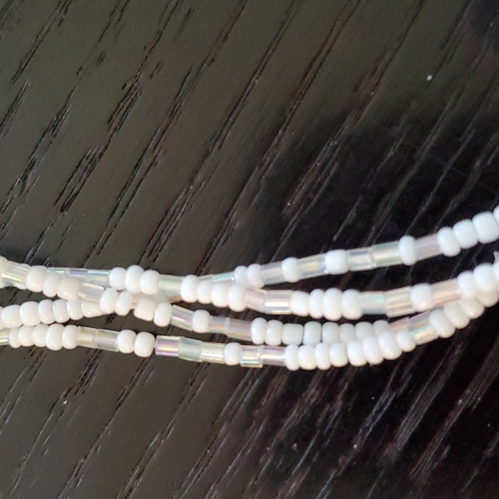 Shell Choker Necklace - Picture 3 of 4